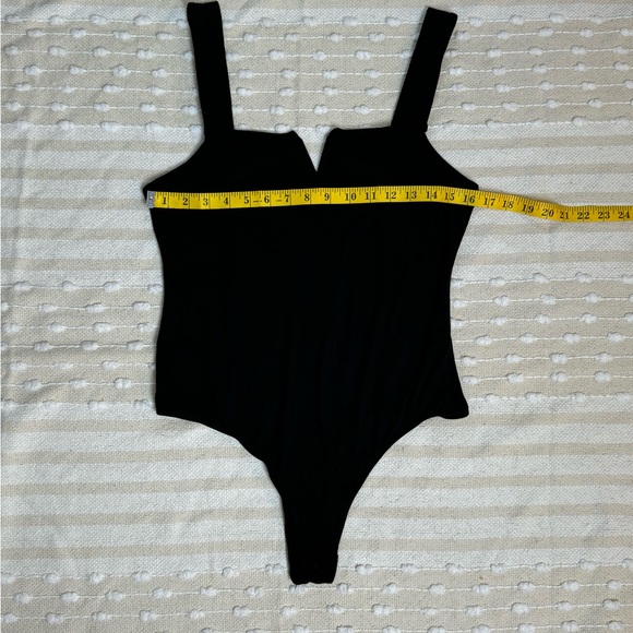 Saints and Hearts black v square neck tank bodysuit size large - Picture 9 of 12